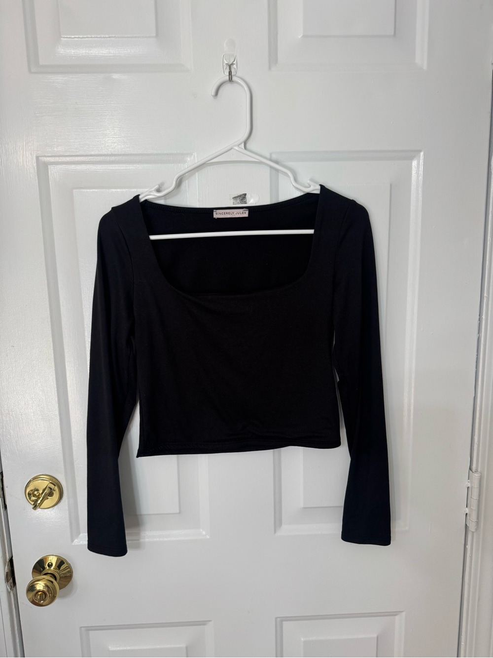 Black Long-Sleeve Square-Neck Crop Top